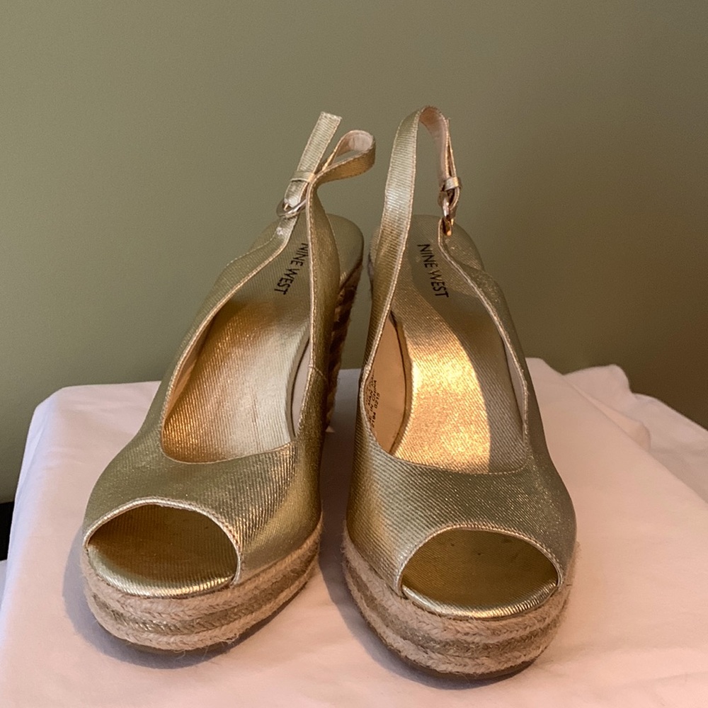 Nine West Platform Gold Open Toe Slingback Espadrilles Sandals. Size 9